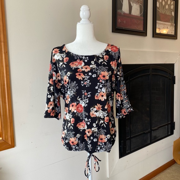 PerSeption Concept Floral Cut Out Shoulder Blouse - Picture 1 of 16